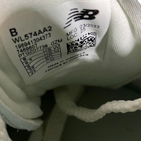 New Balance 574 Lifestyle Sneakers 8 Beige Tan Suede Classic Retro - Picture 4 of 9